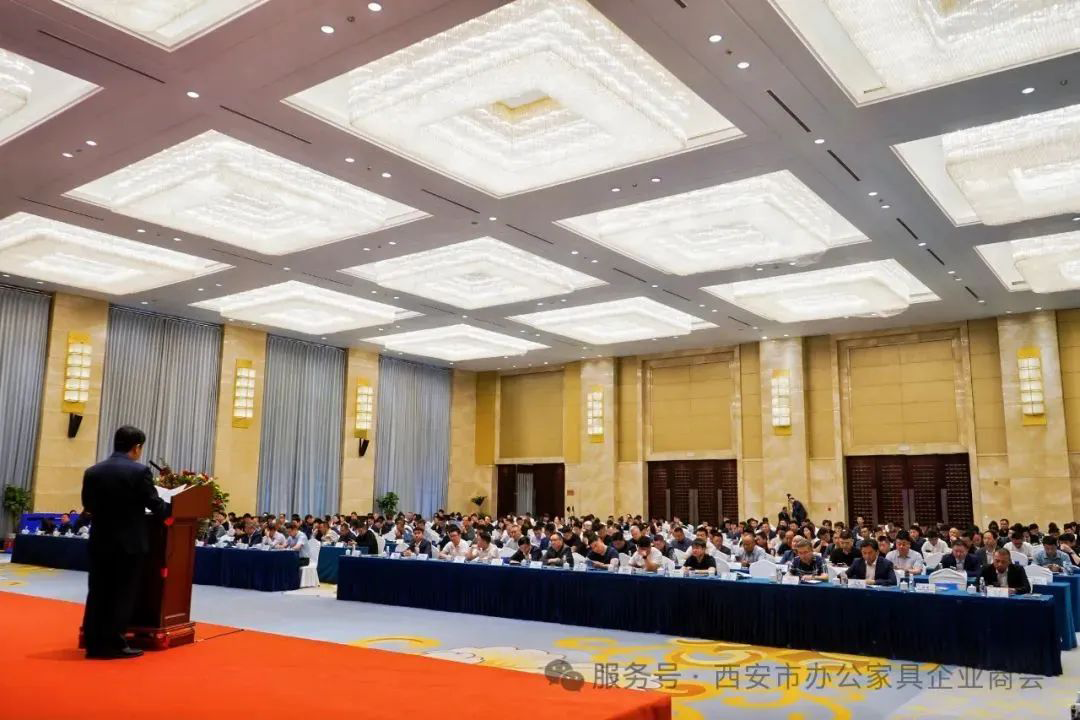 姚永红董事长受邀出席陕西省办公家具协会第一次会员代表大会并致辞