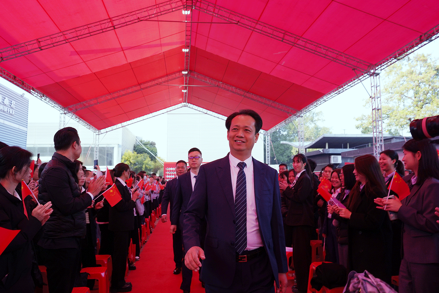 华盛家具集团2024年终总结暨优秀员工表彰大会成功召开
