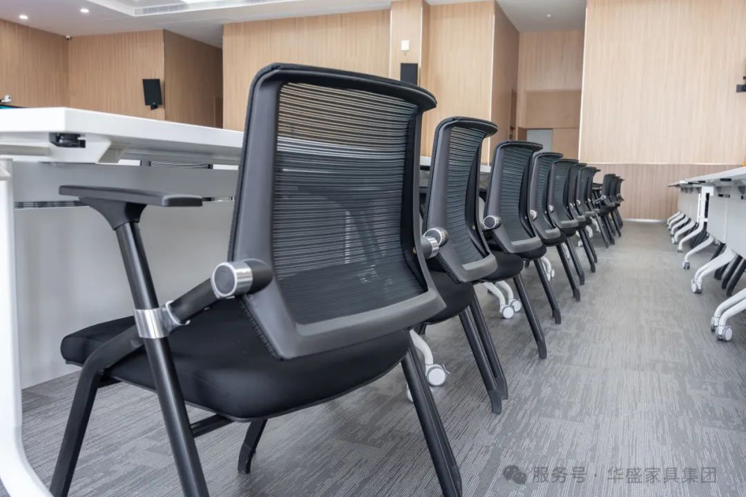 华盛家具集团助力头部企业TCL空调营造高效协作办公空间
